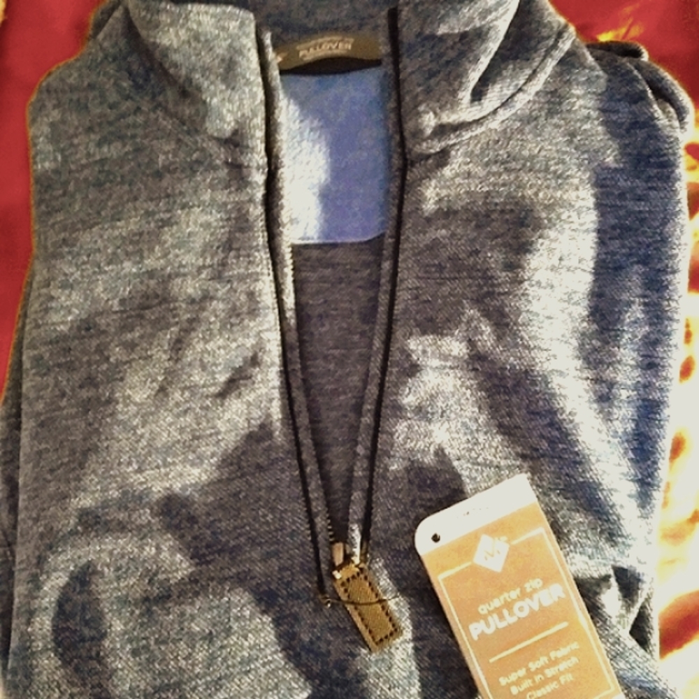 Men's quarter zip pullover